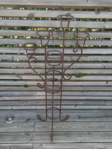 Rostigt Krukstativ i Smide