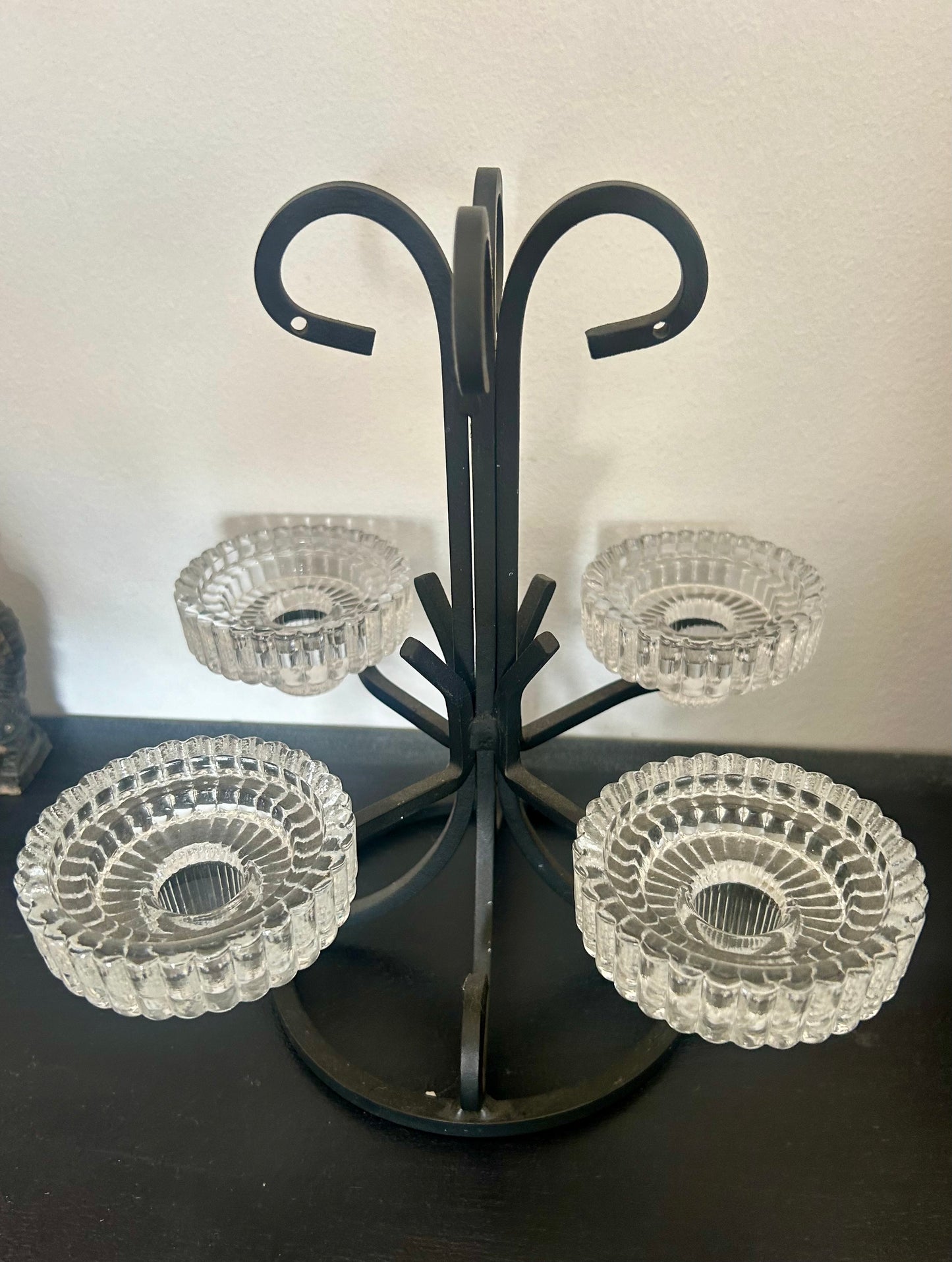 Dekorativ Ljusstake med Plats för Fyra Ljus – Svenskt Hantverk